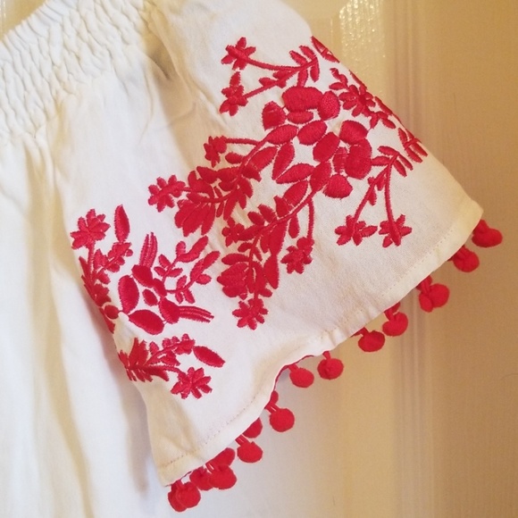 Ivory dress w/ red flower & pom pom details - Picture 3 of 4
